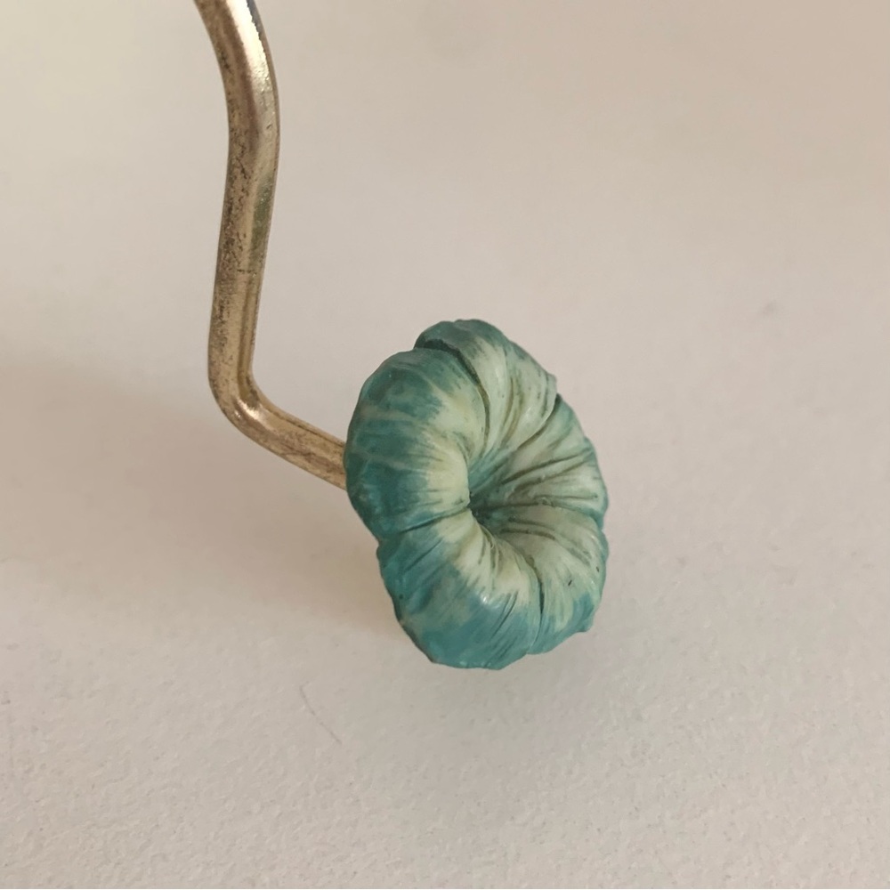 Flower hook - Picture 9 of 12
